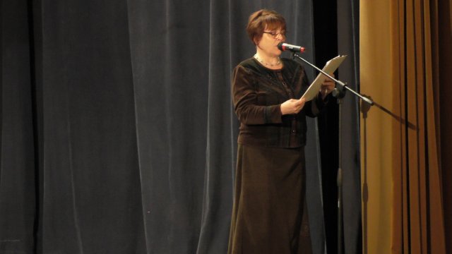 Farkas Katalin - Konferálás